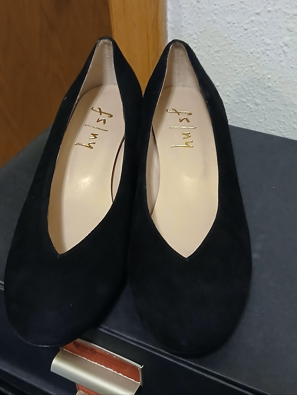FS/NY French Sole NY Black Suede V-Cut Wedge Heels 9B